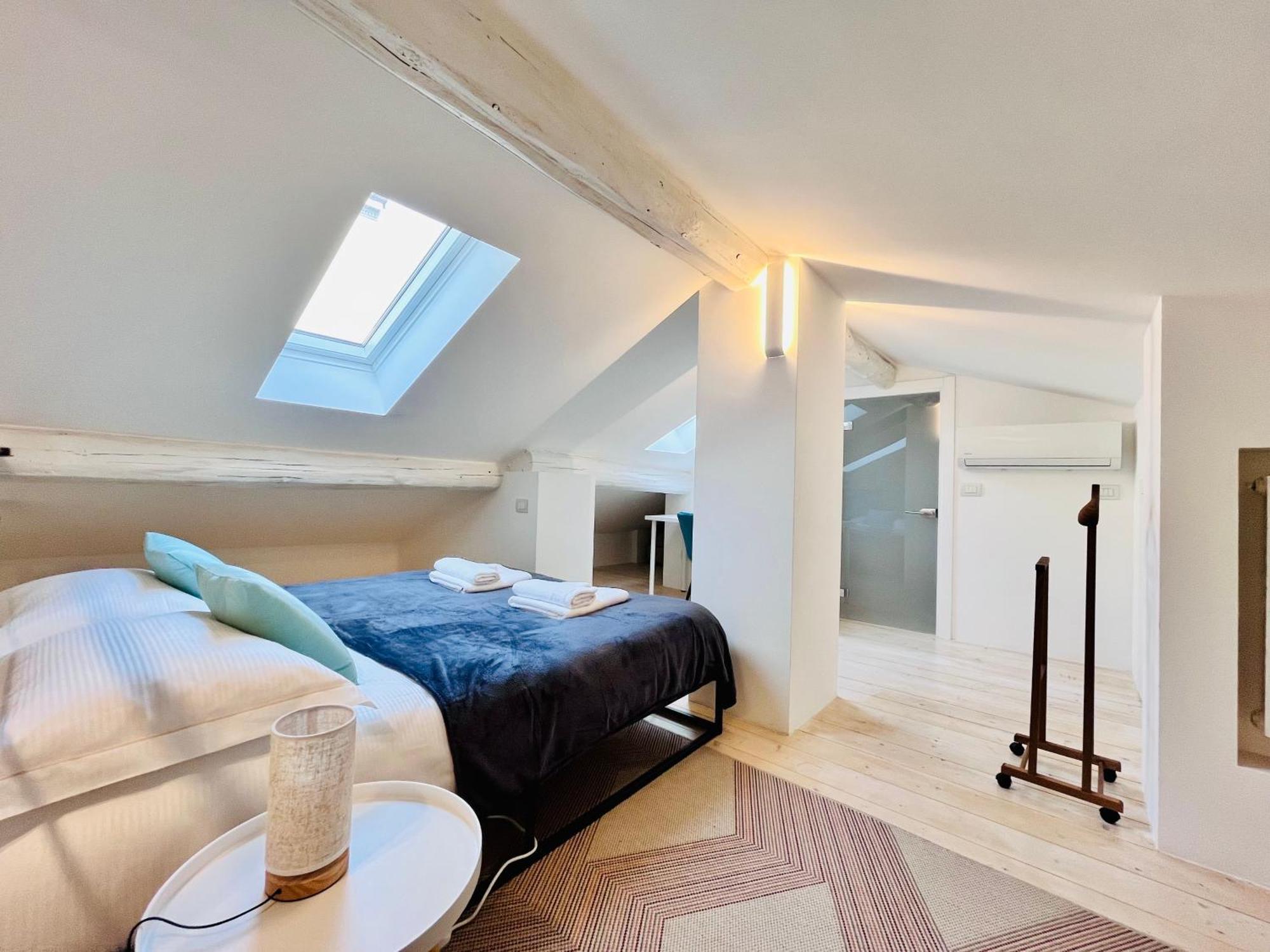 Riverside Loft Navigli - Spacious Two-Bedroom Apartment Milano Eksteriør billede