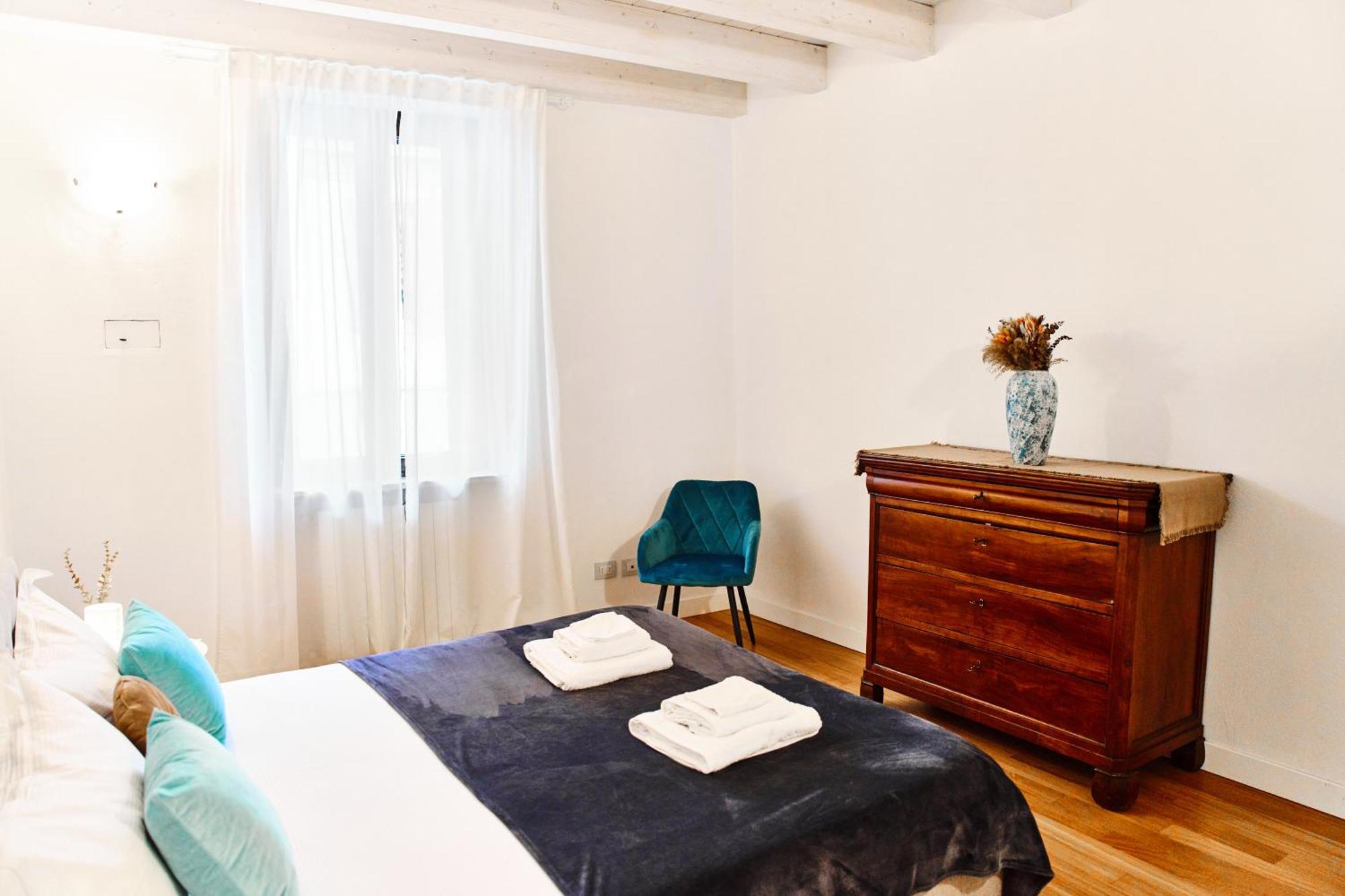 Riverside Loft Navigli - Spacious Two-Bedroom Apartment Milano Eksteriør billede